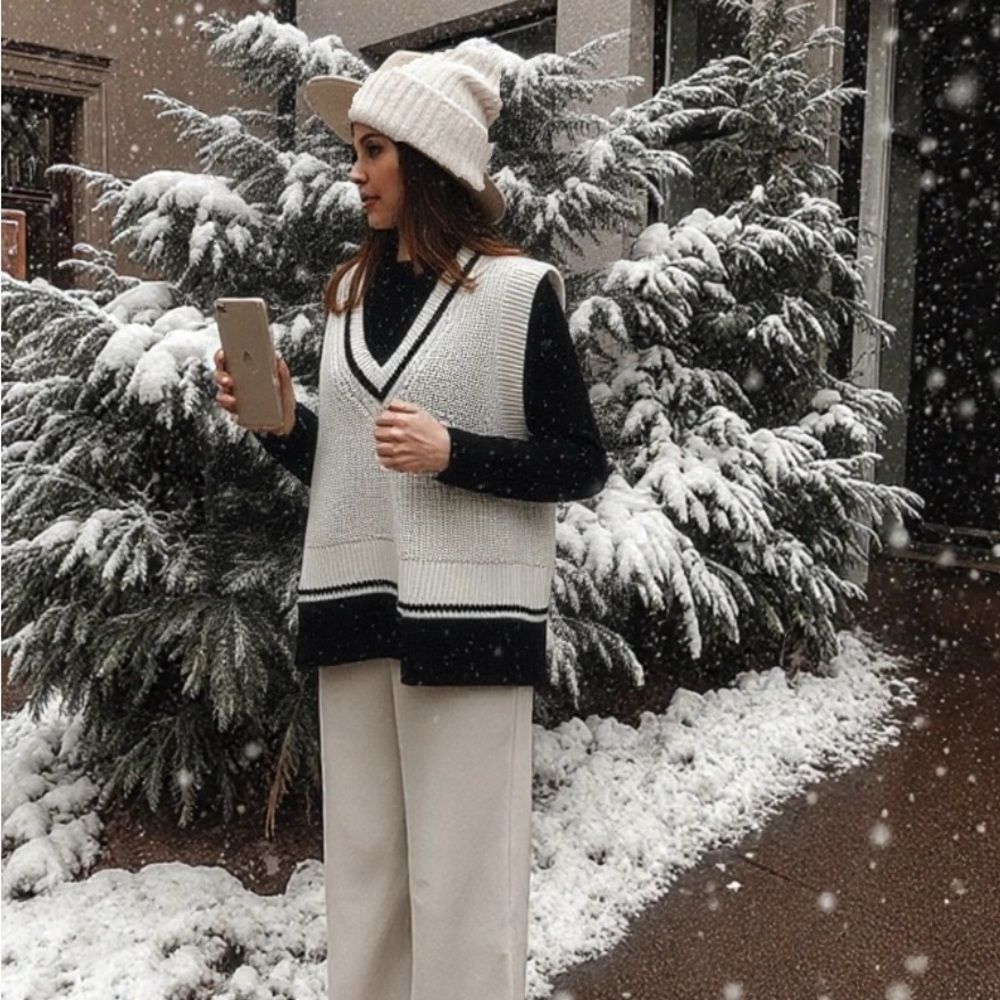 Divided H&M Black and Cream Knit Vest Size XL